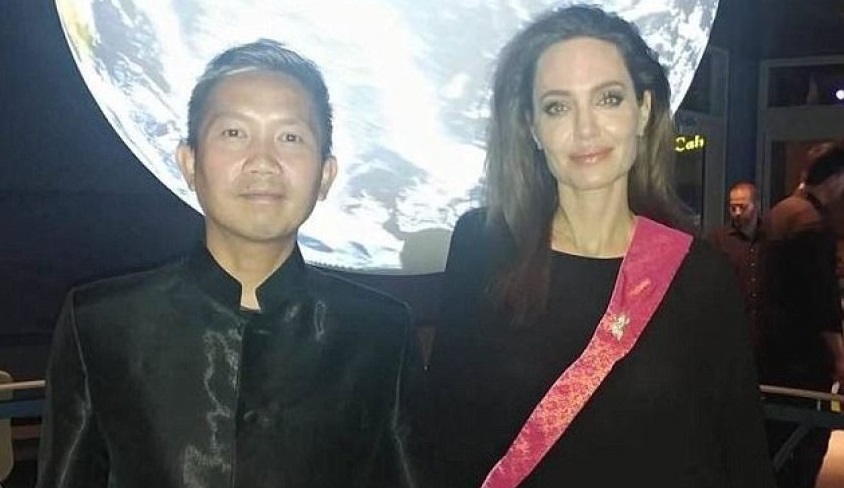 СМИ: Анджелина Джоли закрутила роман с режиссером из Камбоджи