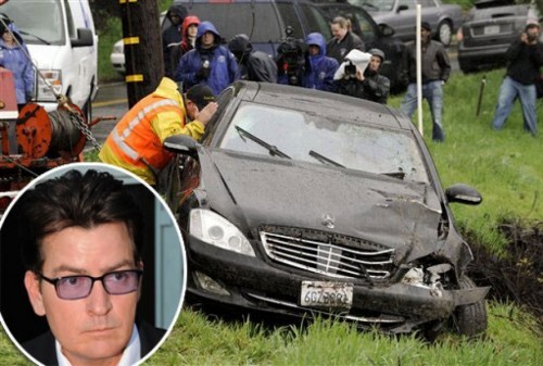 Угнанная машина Чарли Шина была найдена разбитой в овраге