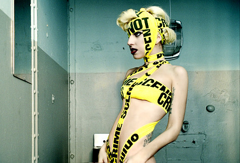 Кадр из нового клипа Lady GaGa «Telephone»