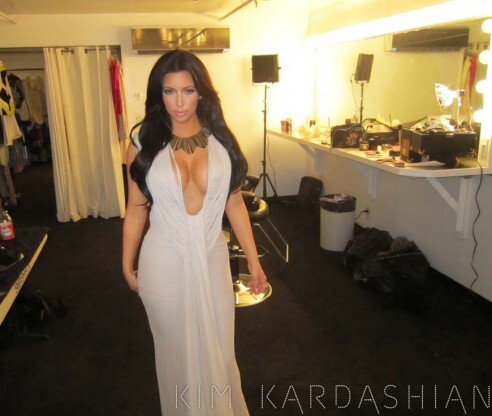 Ким Кардашиан на фотосессии для семейного шоу «Keeping Up With The Kardashians»