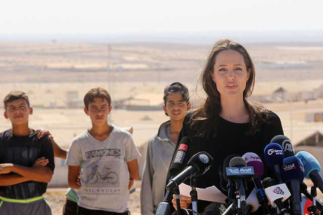 Анджелина Джоли посетила лагерь сирийских беженцев