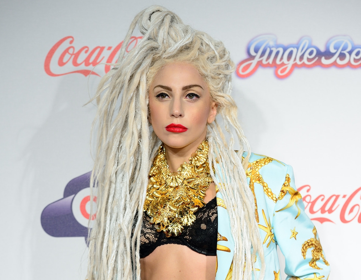Lady GaGa извинилась за плохой альбом