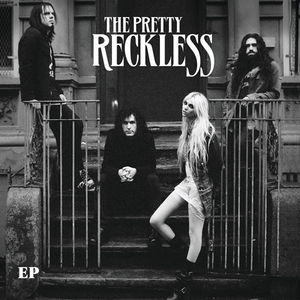 Видео: The Pretty Reckless "Just Tonight"