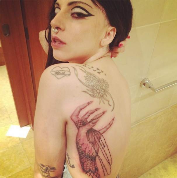 Lady GaGa сделала новую татуировку