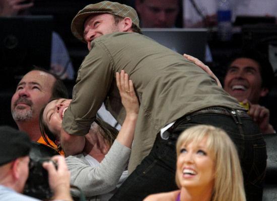 Джастин Тимберлейк объяснил свой поцелуй с Джессикой Бил на матче Lakers