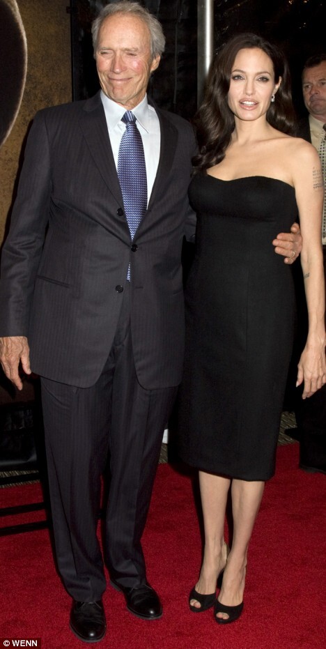 Клинт Иствуд считает, что внешность Анджелины Джоли погубила ее карьеру