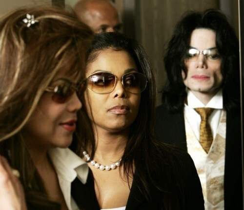 Из фильма "Бруно" был вырезан кусок из-за смерти Майкла Джексона