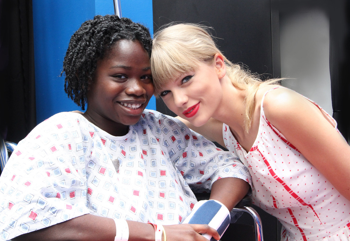 Тейлор Свифт пожертвовала 50 тысяч детской больнице