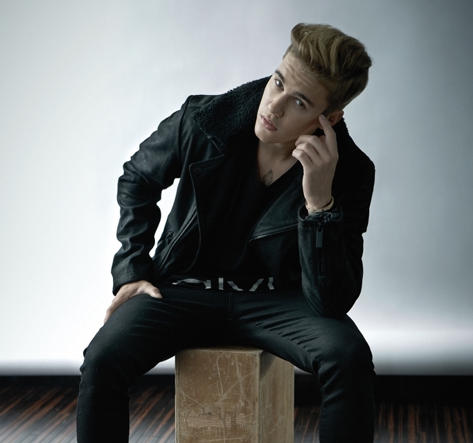 Джастин Бибер снялся в новой рекламе Calvin Klein: первые кадры