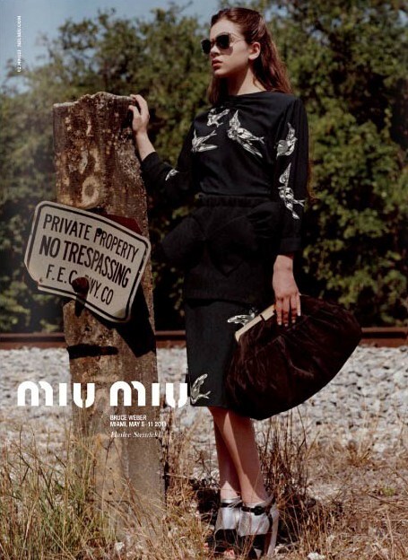 Первый кадр новой рекламной компании Miu Miu с Хейли Стэнфилд