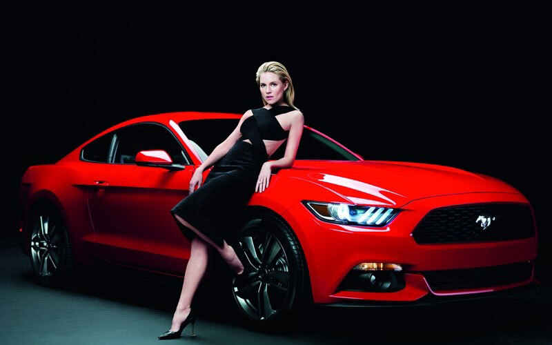 Сиенна Миллер в рекламной кампании автомобиля Ford Mustang