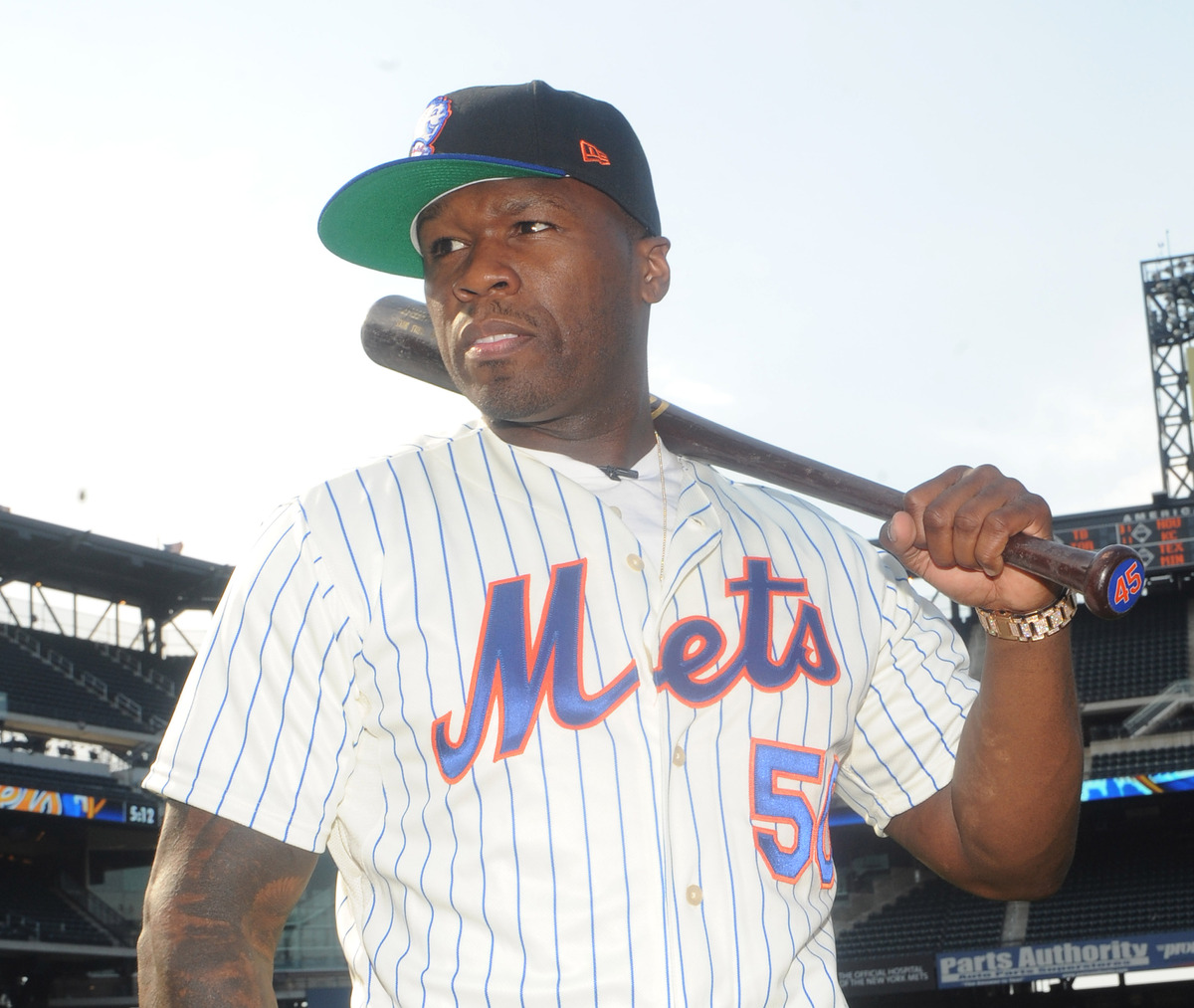 50 Cent опозорился на игре "Метс"