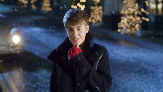 Клип Джастина Бибера стал самым популярным рождественским видео на YouTube