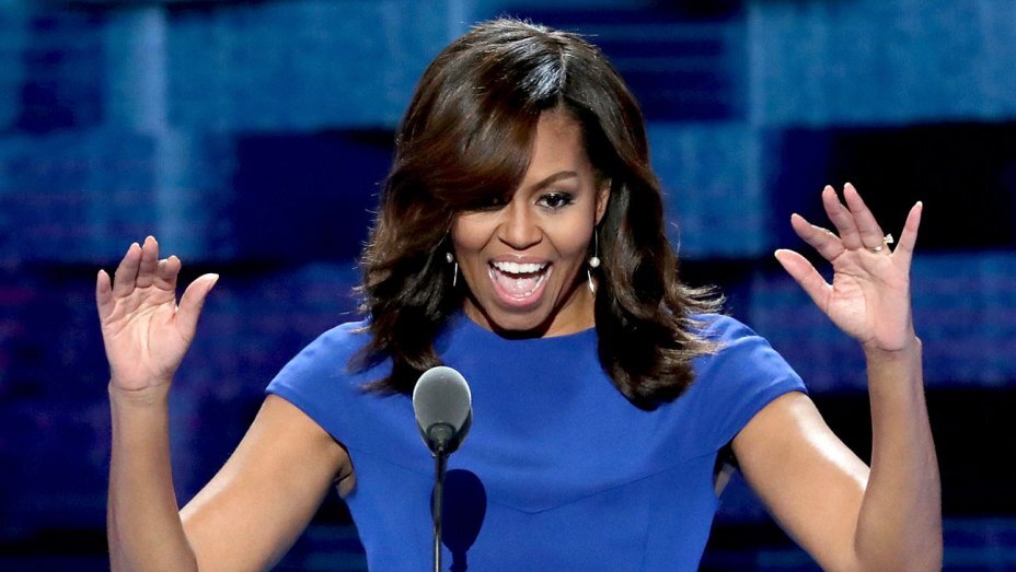 Мишель Обама и героиня сериала «Очень странные дела» стали иконами стиля 2016 года