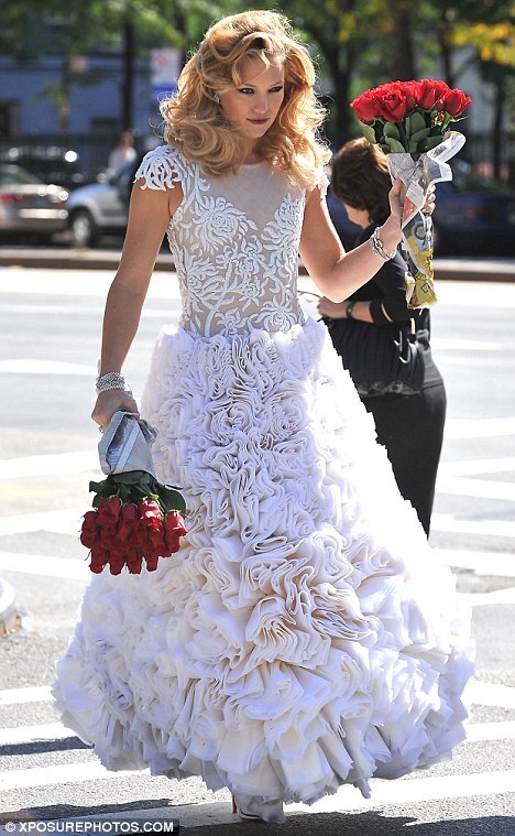 Кейт Хадсон примерила свадебное платье