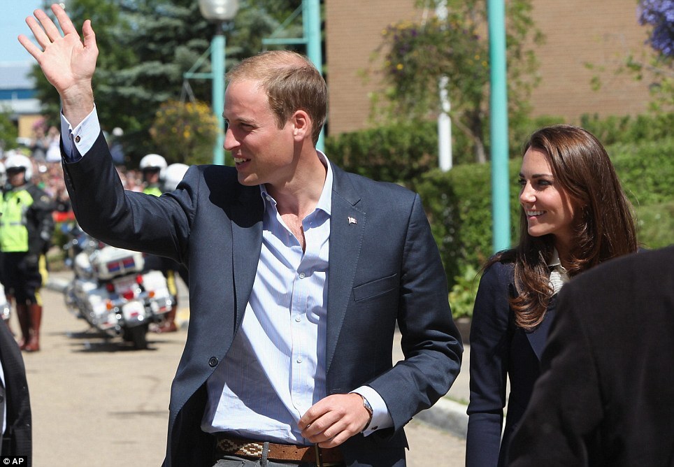 Принц Уильям и Кейт прибыли в канадский город, пострадавший от пожара