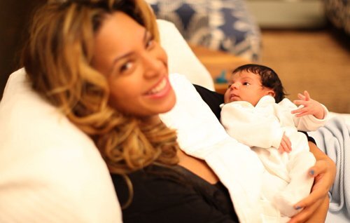 Бейонсе и Jay-Z показали дочь