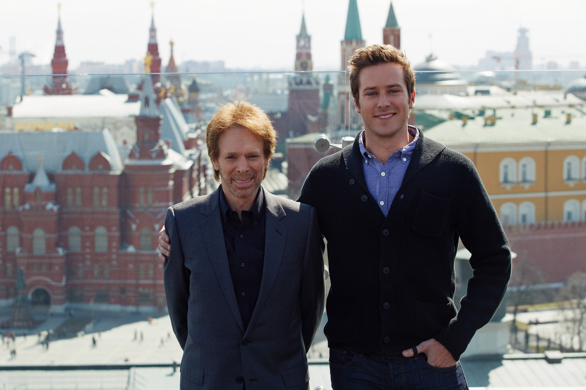 Арми Хаммер и Джерри Брукхаймер на фотоколле фильма «Одинокий рейнджер» в Москве