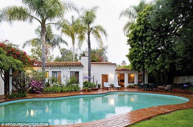 Дом, в котором умерла Мэрилин Монро, продается за 3,6 млн долларов