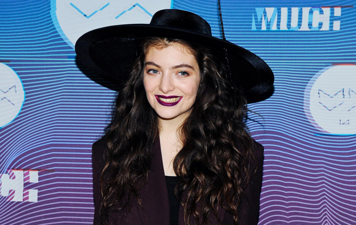 Lorde подберет саундтрек к «Сойке-пересмешнице»