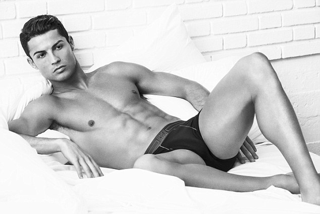 Криштиану Роналду в новой рекламной кампании нижнего белья CR7 Underwear.