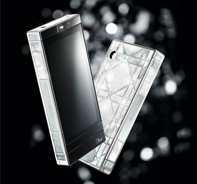 Эксклюзивный мобильный телефон от Dior