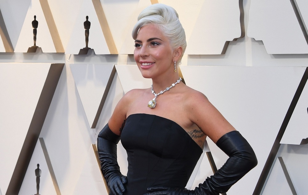 Леди Гага на красную дорожку «Оскара» вышла в ожерелье из «Завтрака у Тиффани» за 30 млн долларов
