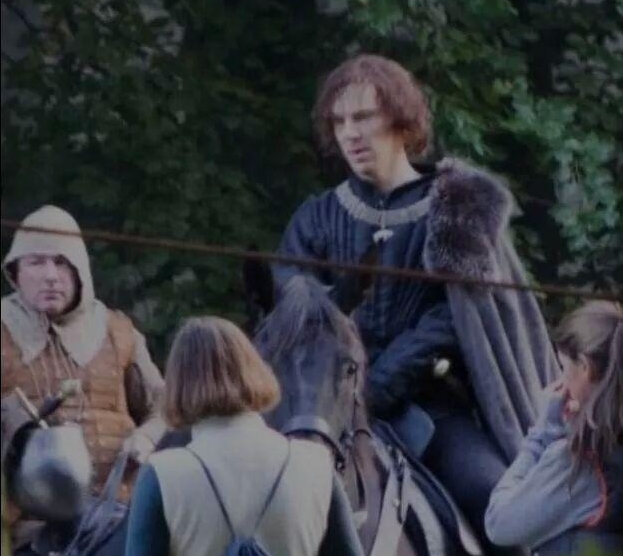Бенедикт Камбербэтч в роли Ричарда III на съемках сериала «Пустая корона»