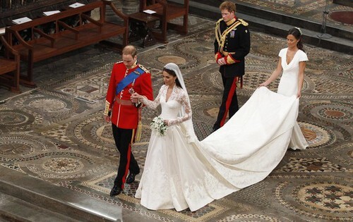 Alexander McQueen обвиняют в копировании свадебного платья Кейт Миддлтон