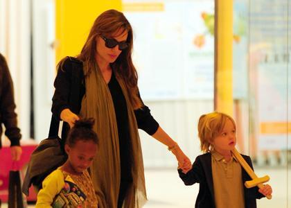 Анджелина Джоли с дочерьми вернулись в Лос-Анджелес
