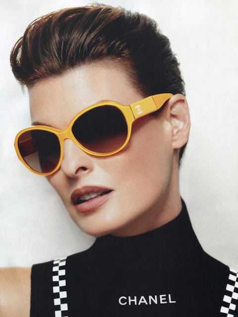 Линда Евангелиста в рекламе очков Chanel: первый взгляд