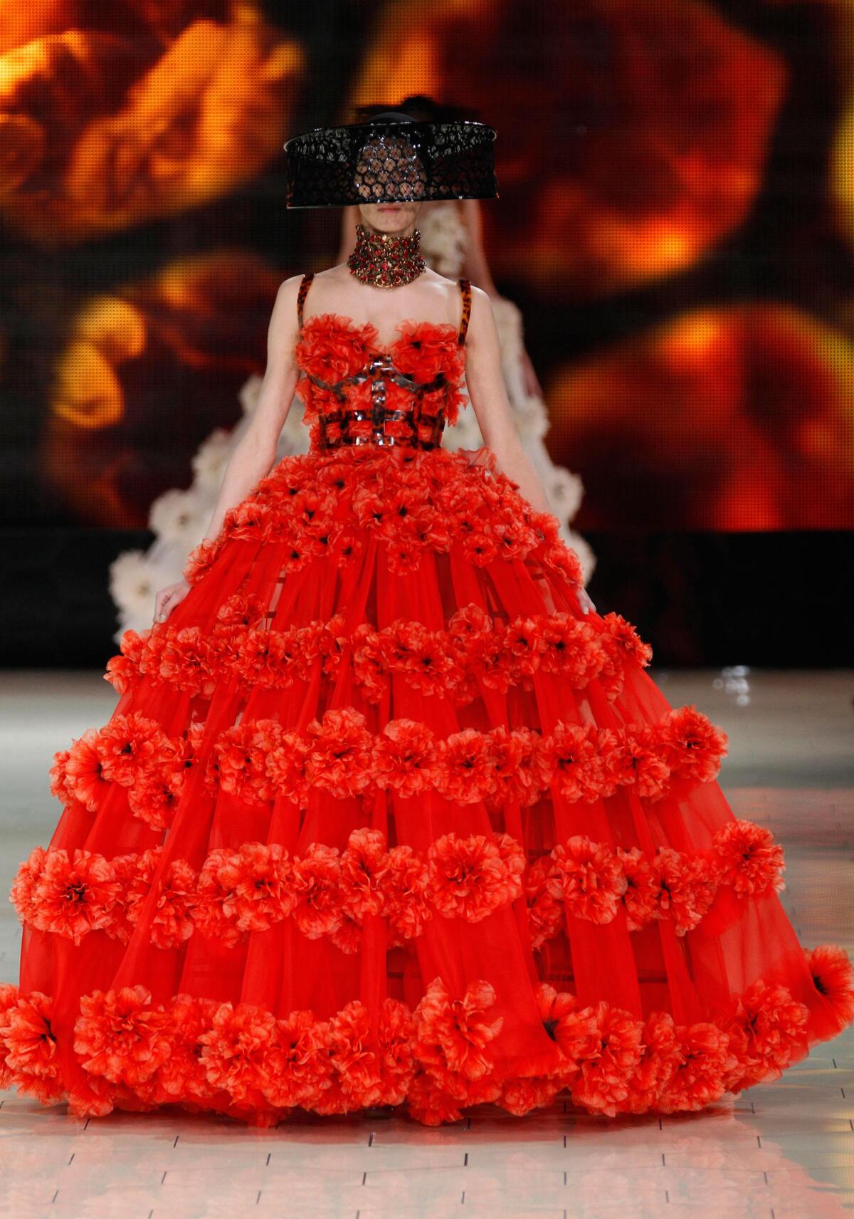 Модный показ Alexander McQueen. Весна / лето 2013