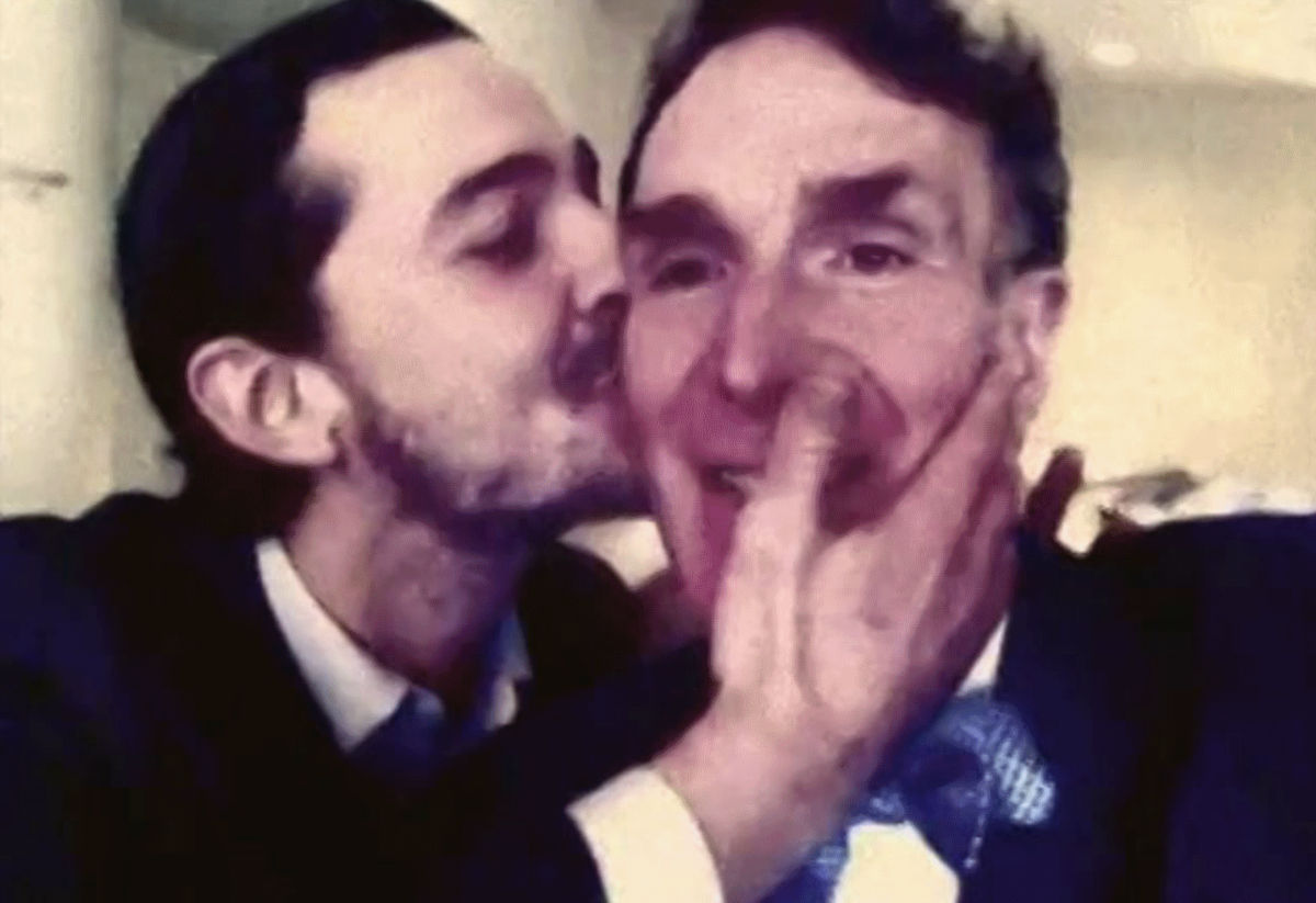Видео: Шайа ЛаБеф поцеловал своего кумира