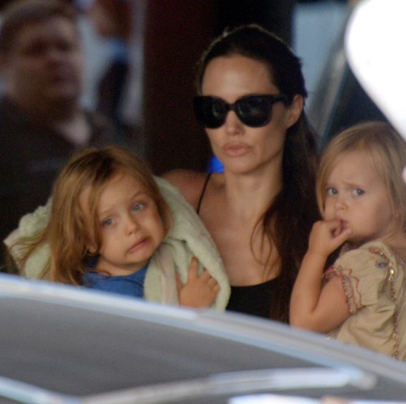 Анджелина Джоли с близнецами и Шайло
