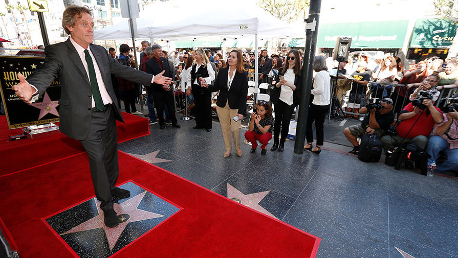 «Доктор Хаус» Хью Лори получил звезду на Аллее славы Голливуда