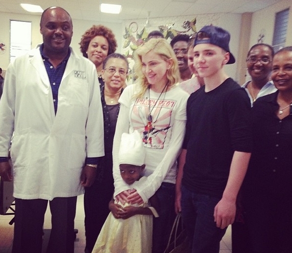 Мадонна оценила благотворительную деятельность Шона Пенна на Гаити