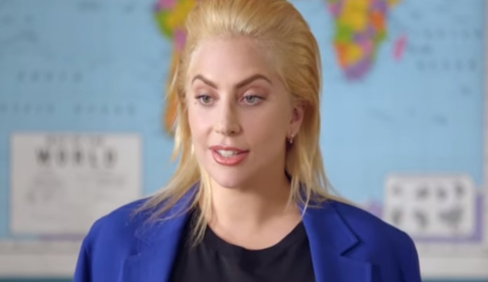 Леди Гага примерила роль учительницы для новой социальной кампании
