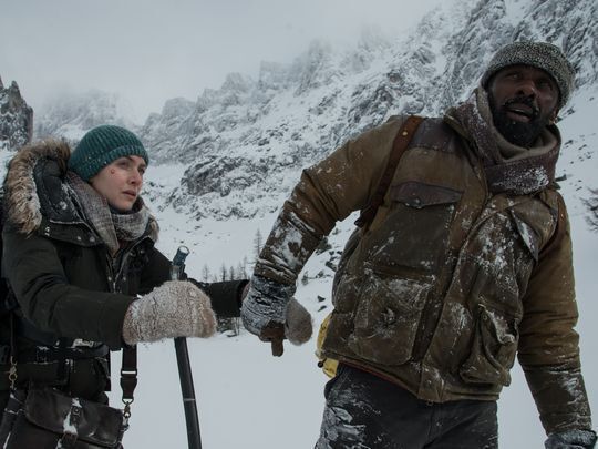 Первый трейлер: Идрис Эльба и Кейт Уинслет выживают в драме «Между нами горы»