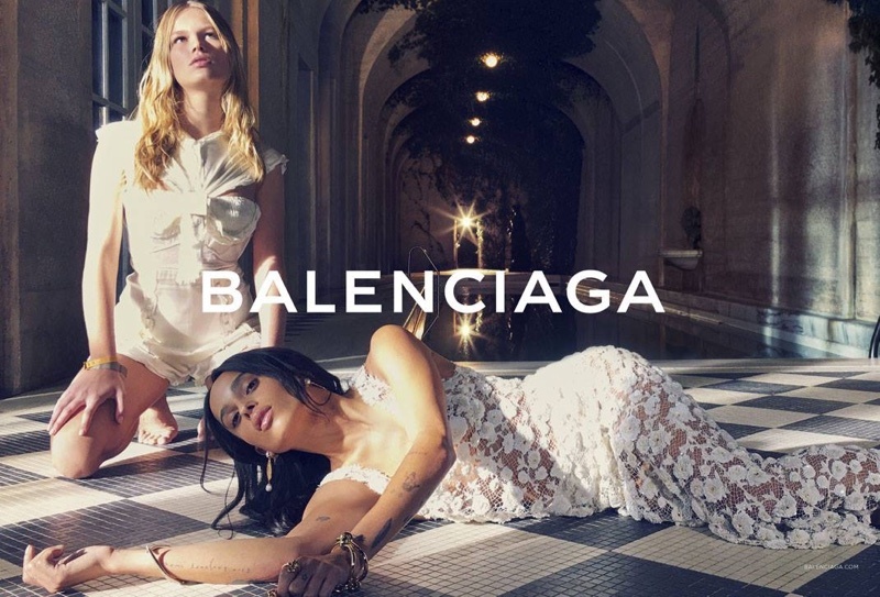 Зои Кравиц стала лицом весенней рекламной кампании Balenciaga