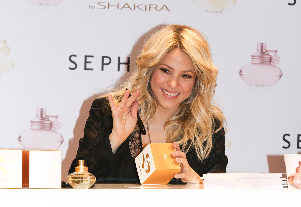 Шакира представила новый парфюм в Париже