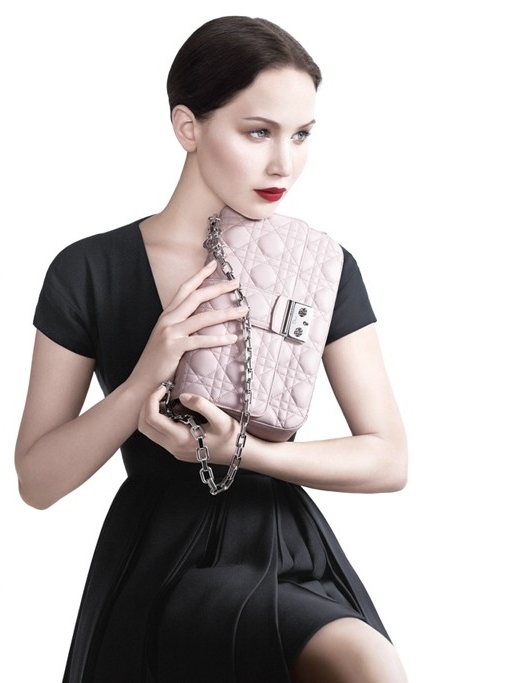 Дженнифер Лоуренс в рекламной кампании Miss Dior: первый взгляд