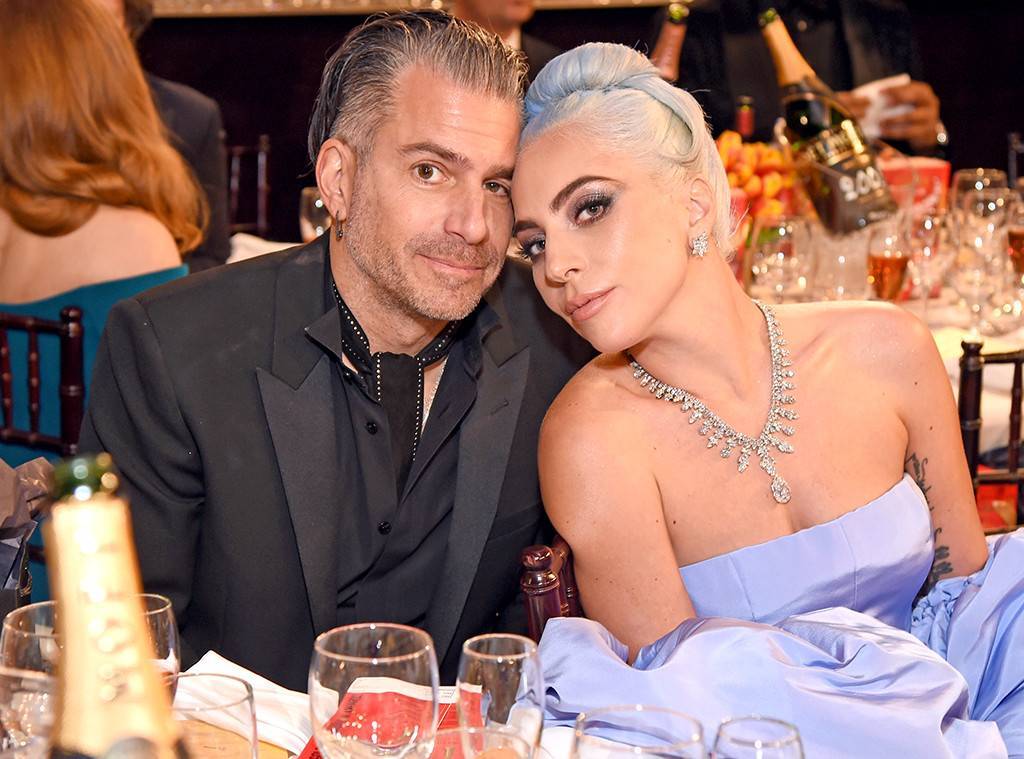 СМИ: Леди Гага разорвала помолвку и рассталась с женихом