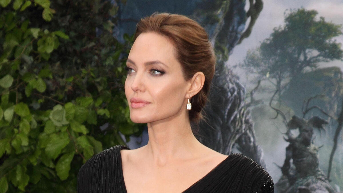 Эхо развода: Джоли нанесла сокрушительный удар по Питту