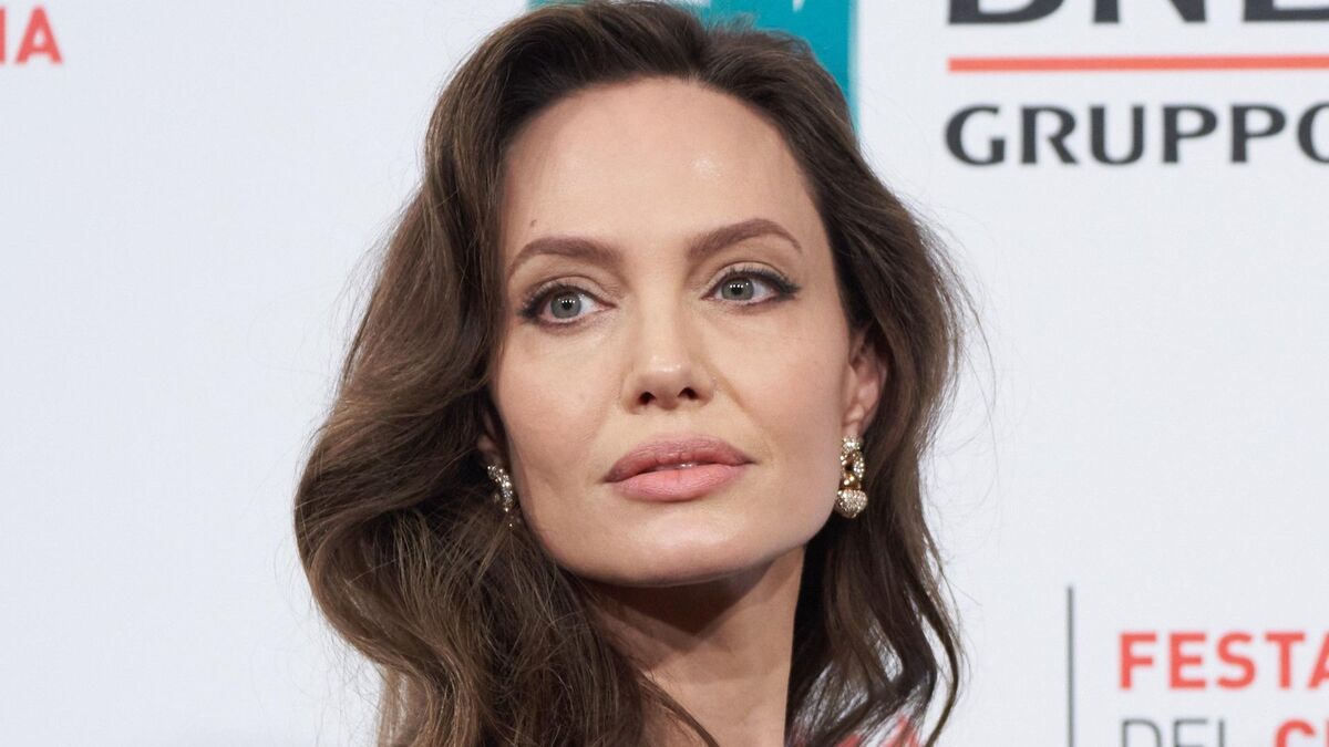 Лишила себя изюминки: фото малоузнаваемой Анджелины Джоли попало в Сеть