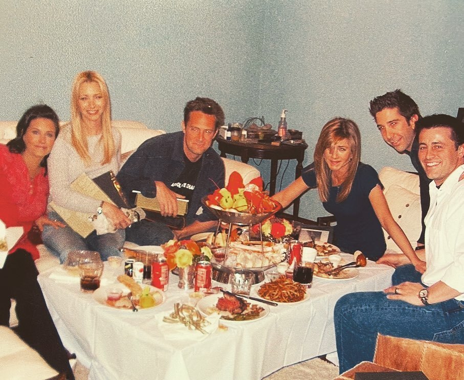Кортни Кокс показала архивное фото с «Друзьями» перед съемками финала