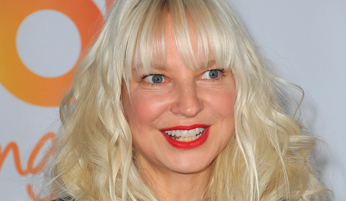 Певица Sia продолжает отстаивать фильм об аутистке после критики аутистов