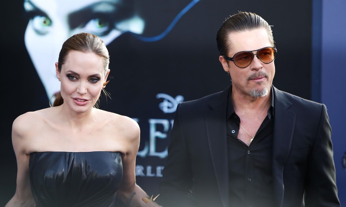 Брэда Питта видели выходящим из дома Анджелины Джоли впервые после развода
