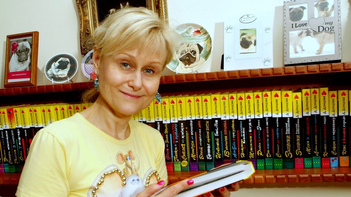 «В розетку включаюсь»: Донцова раскрыла секрет писательской продуктивности
