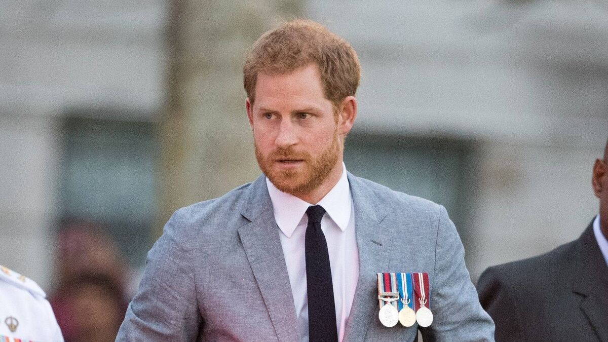 «Выглядел разъяренным»: принца Гарри задел прием королевской семьи 