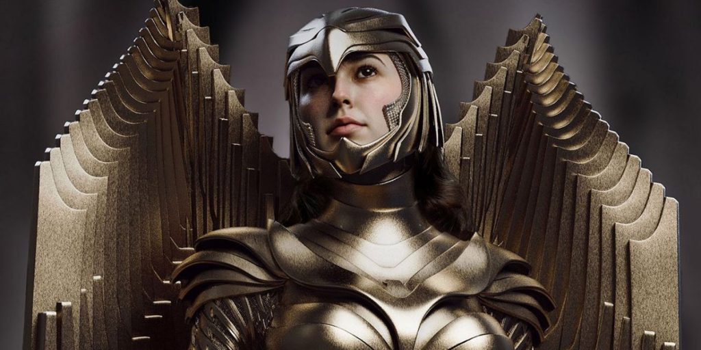 Создательница «Чудо-женщины: 1984» сравнила новую броню Дианы с бэткостюмом 